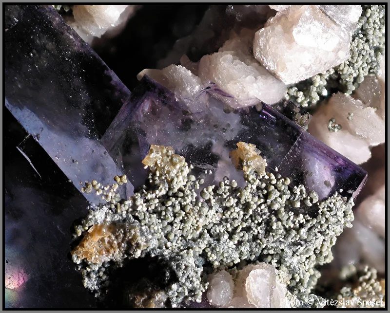 Fotografie minerálu Fluorit z lokality Budjgar, Mongolia