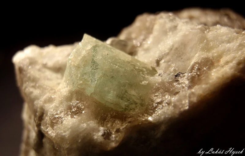 Fotografie minerálu Beryl z lokality Střelecký Důl, Czech Republic