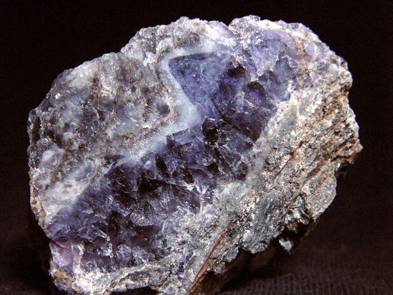 Fotografie minerálu Fluorit z lokality Zlatý Kopec, Czech Republic