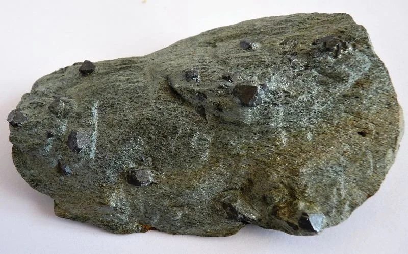 Fotografie minerálu Magnetit z lokality Sobotín, Czech Republic