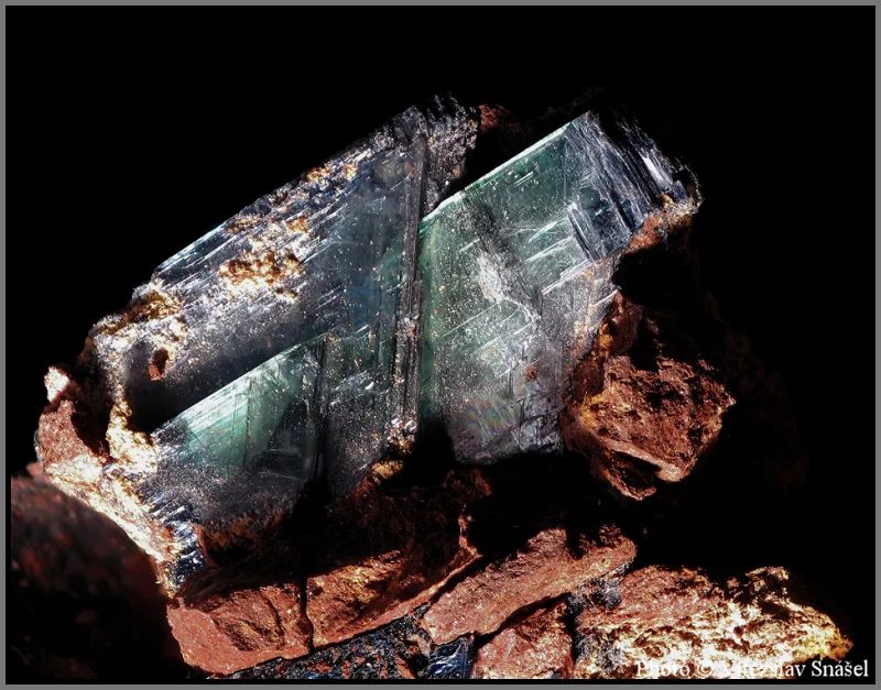 Fotografie minerálu Vivianit z lokality Tomokoni mine, Bolivia