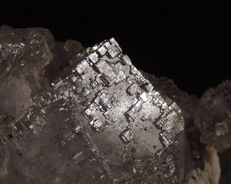 Fotografie minerálu Fluorit z lokality Berbes, Asturias, Spain