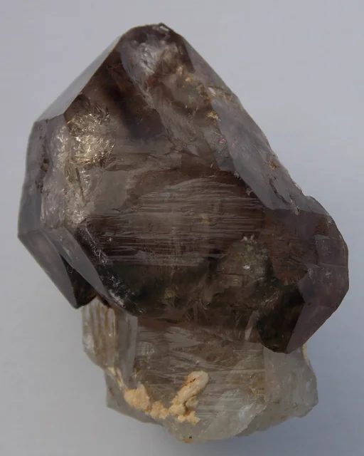 Fotografie minerálu Křemen (var. záhněda) z lokality Bohdalec, Czech Republic