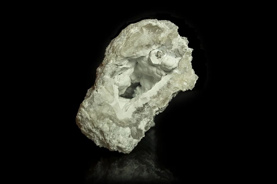 Fotografie minerálu Křemen (var. chalcedon) z lokality Rudice, Czech Republic