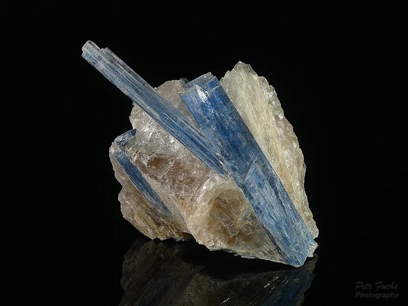 Fotografie minerálu Kyanit z lokality Minas Gerais, Brazil