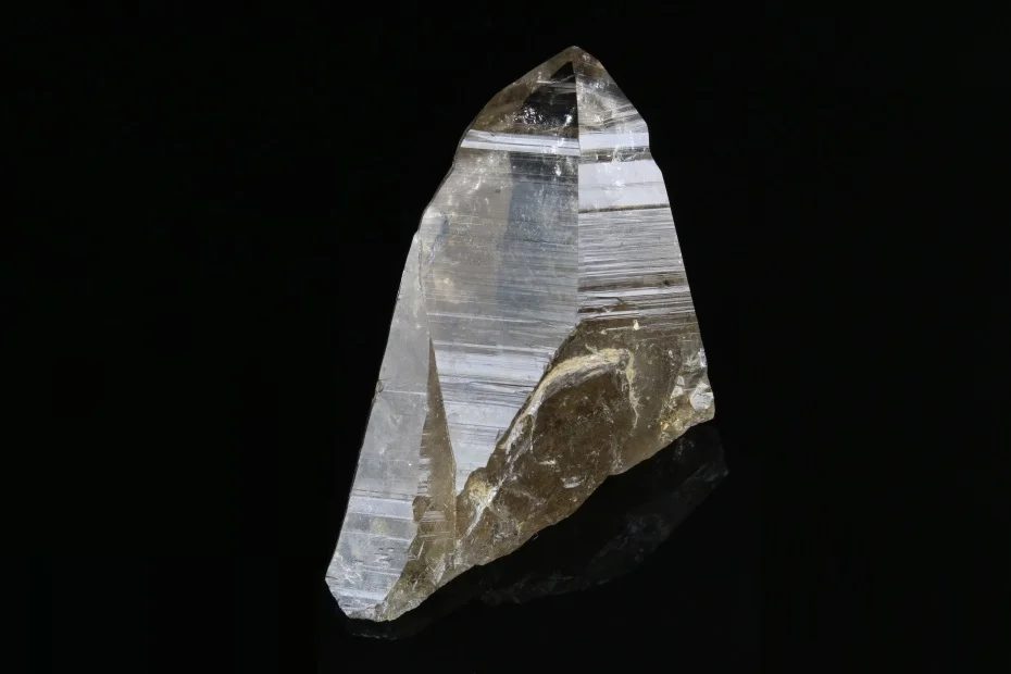 Fotografie minerálu Křemen (var. záhněda) z lokality Bobrůvka, Czech Republic