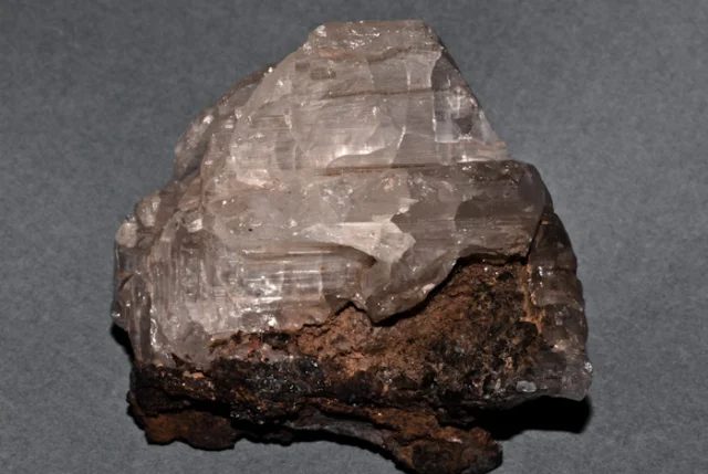 Fotografie minerálu Anglezit z lokality Tsumeb, Namibia