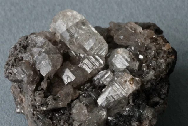 Fotografie minerálu Ceruzit z lokality Tsumeb, Namibia