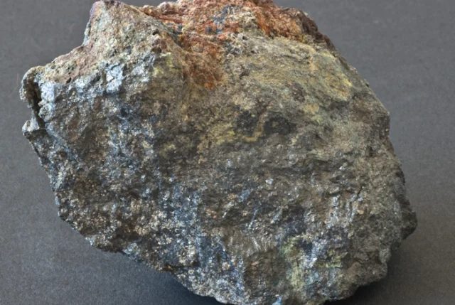 Fotografie minerálu Germanit z lokality Tsumeb, Namibia