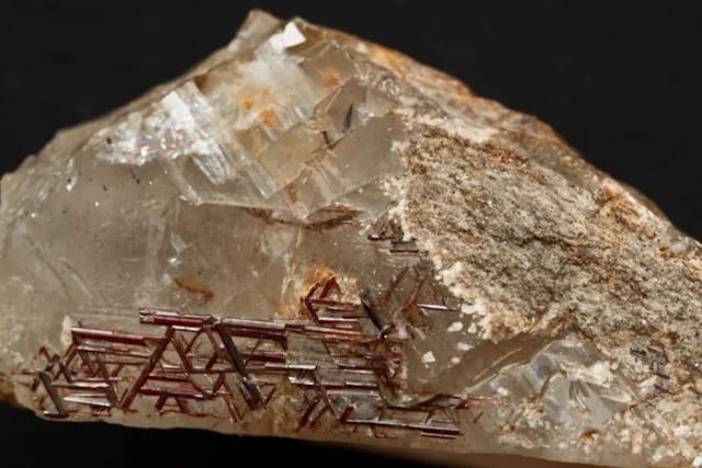 Fotografie minerálu Rutil z lokality Roissand, Gamsberg, Namibia