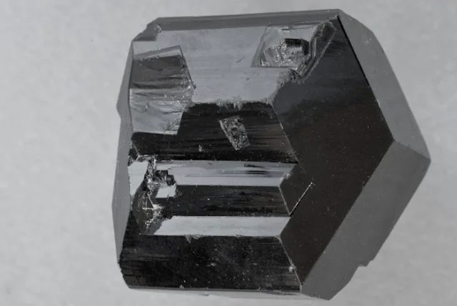 Fotografie minerálu Skoryl z lokality Erongo, Namibia