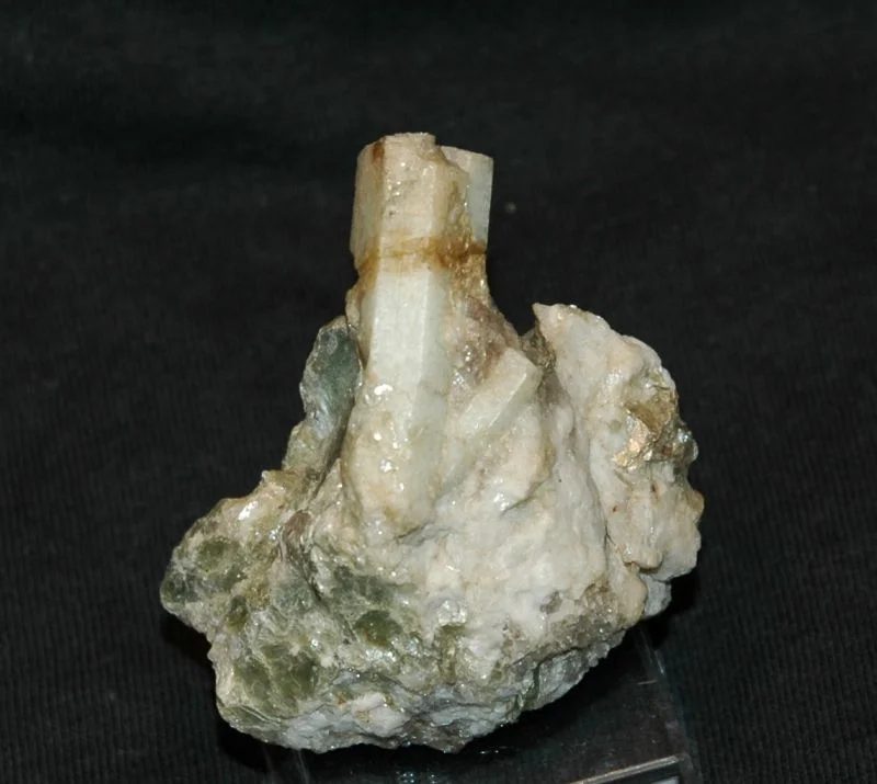Fotografie minerálu Beryl z lokality Maršíkov, Střelecký důl, Czech Republic