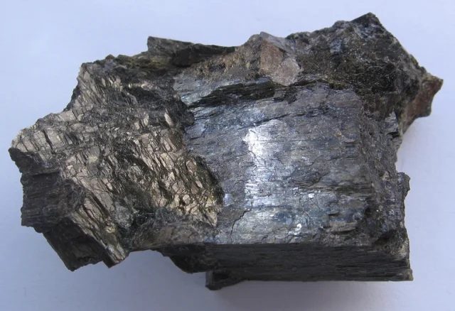Fotografie minerálu Enstatit (var. bronzit) z lokality Plaňany u Kolína, Czech Republic