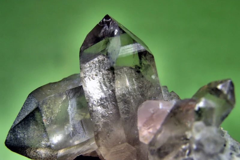 Fotografie minerálů Fluorit, Křemen (var. křišťál) z lokality Zinggenstock, Switzerland