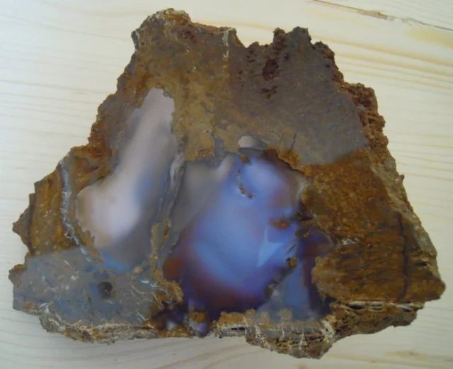 Fotografie minerálu Křemen (var. chalcedon) z lokality Ahníkov, Czech Republic