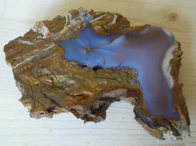 Fotografie minerálu Křemen (var. chalcedon) z lokality Ahníkov, Czech Republic