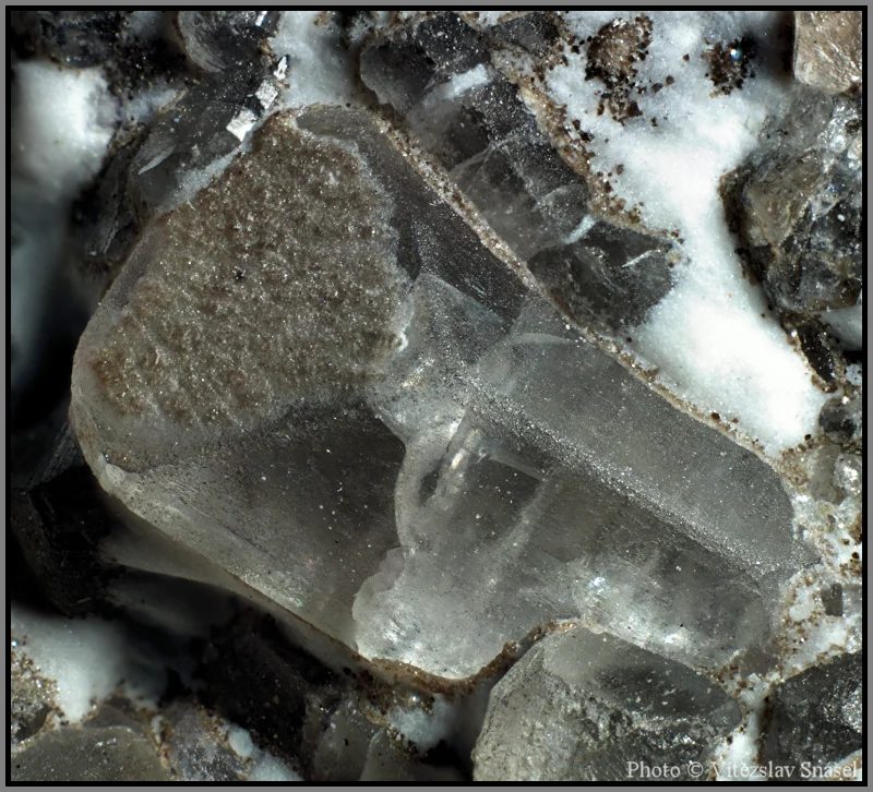 Fotografie minerálu Topaz z lokality Krupka, Czech Republic