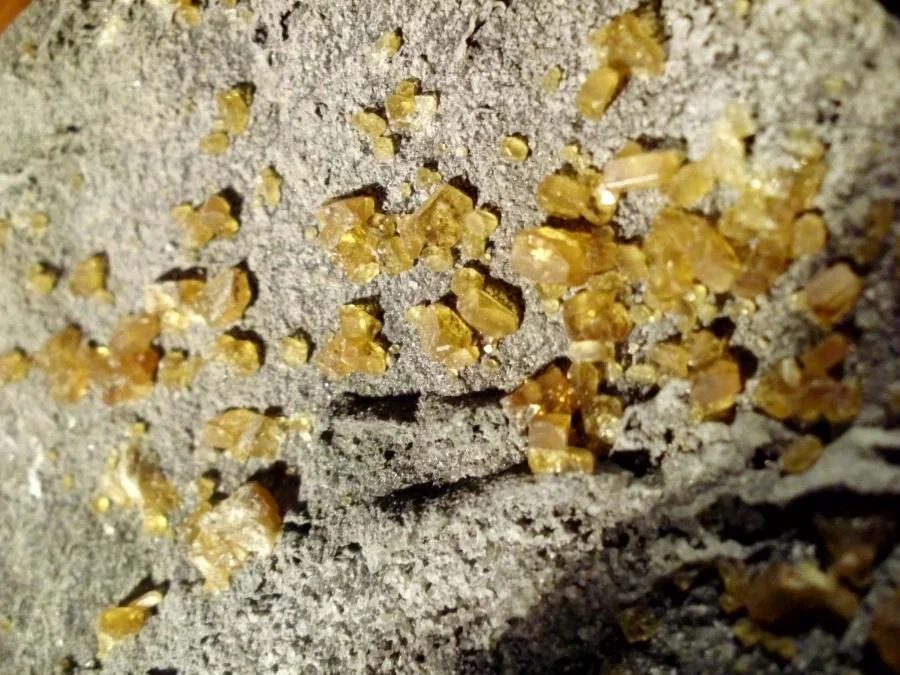 Fotografie minerálu Baryt z lokality Jeníkov, Czech Republic