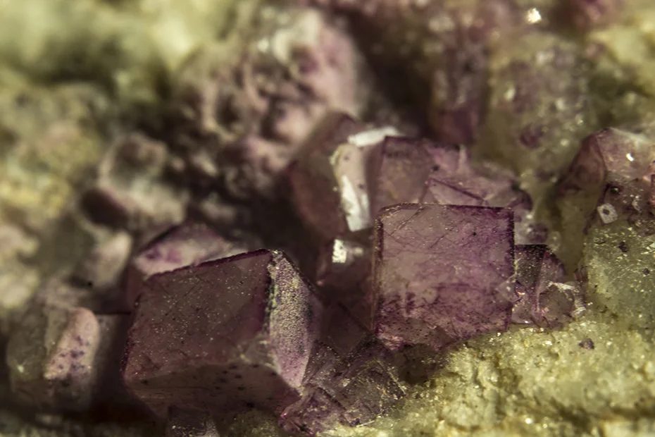Fotografie minerálu Fluorit z lokality Gemerská Poloma, Slovakia