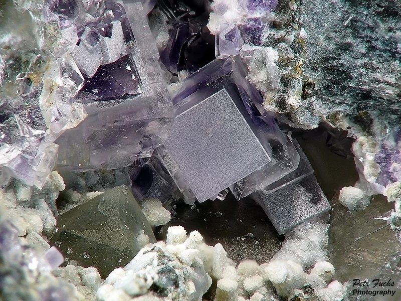 Fotografie minerálu Fluorit z lokality Krupka, Czech Republic
